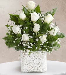 9 beyaz gül vazosu  Elazığ çiçek mağazası , çiçekçi adresleri 