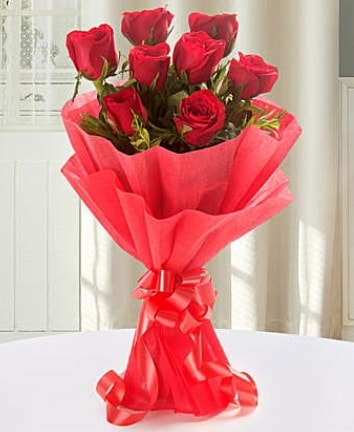 9 adet kırmızı gülden modern buket  Elazığ 14 şubat sevgililer günü çiçek 